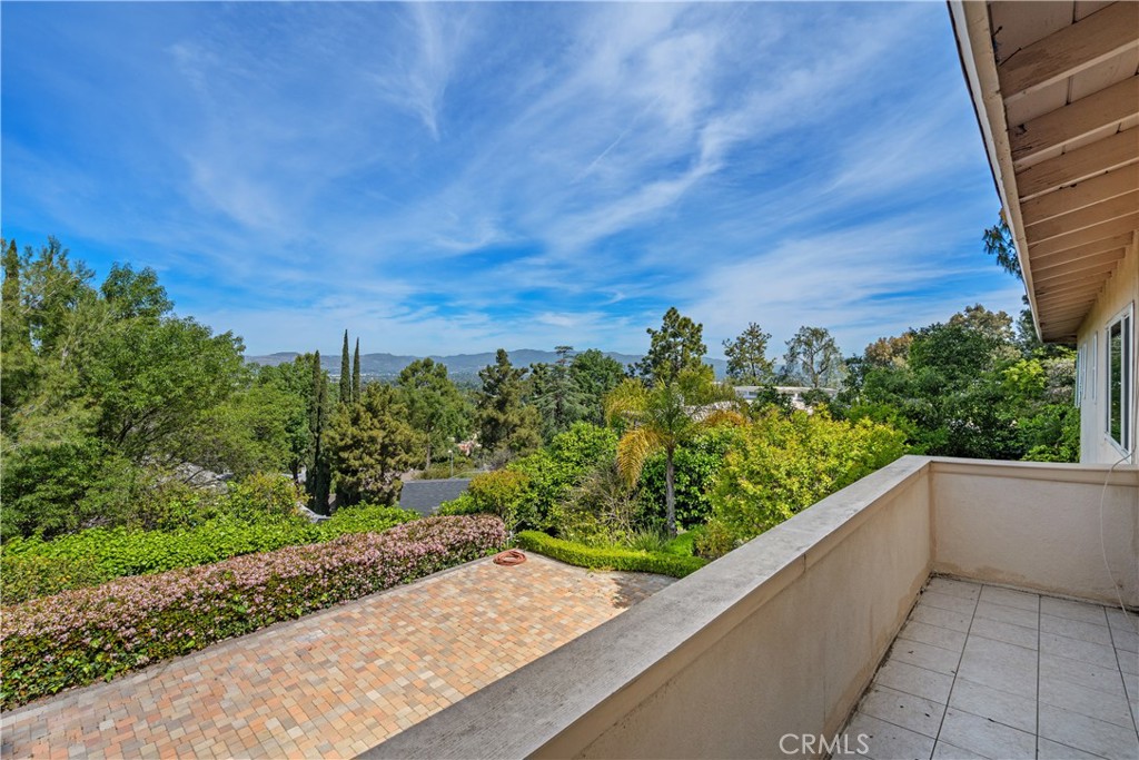 4931 Tarzana Woods Drive