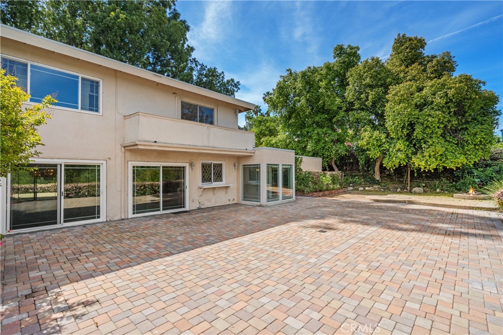 4931 Tarzana Woods Drive