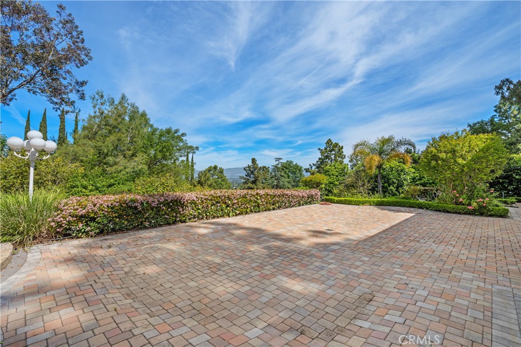 4931 Tarzana Woods Drive