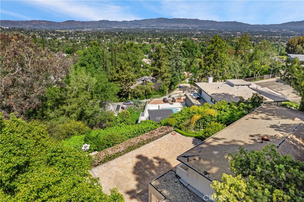 4931 Tarzana Woods Drive