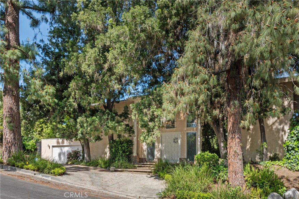 4931 Tarzana Woods Drive
