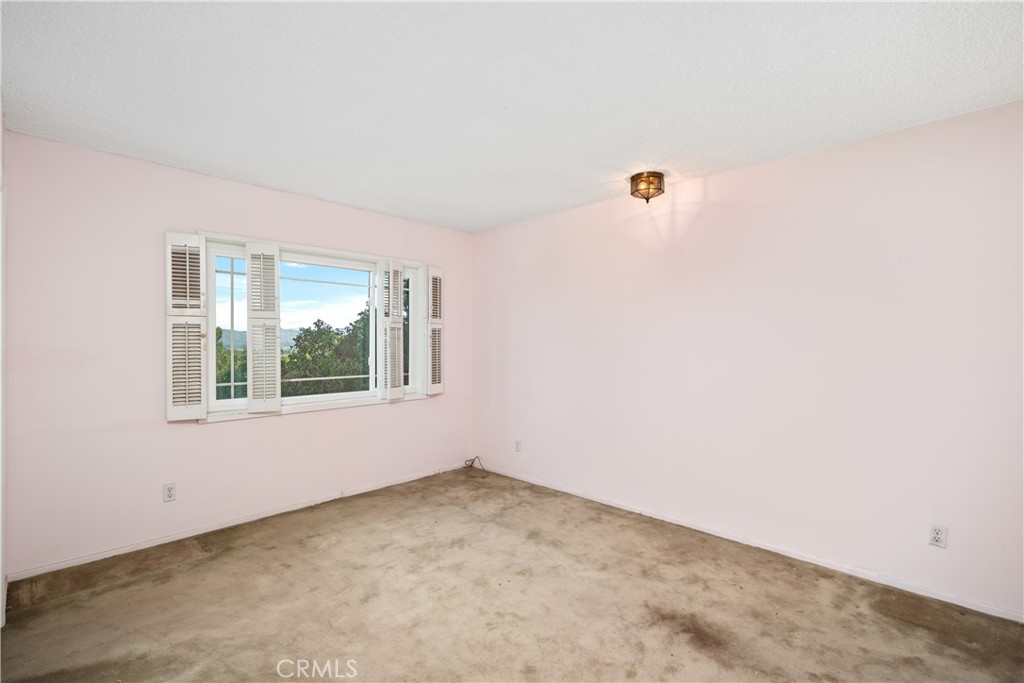 4931 Tarzana Woods Drive