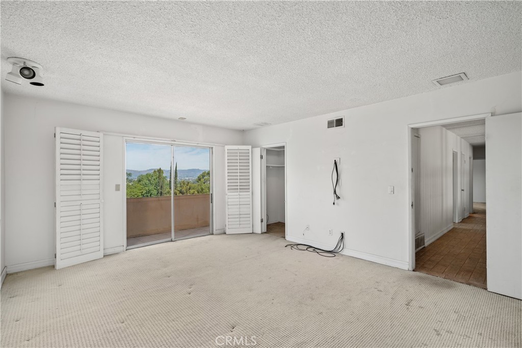 4931 Tarzana Woods Drive
