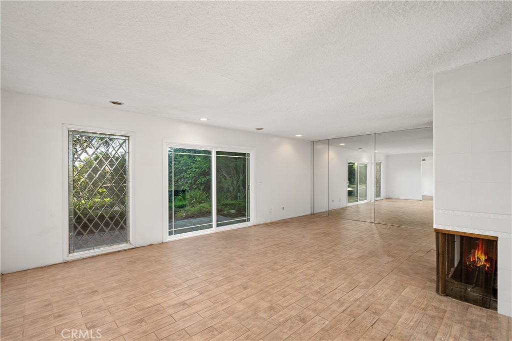 4931 Tarzana Woods Drive