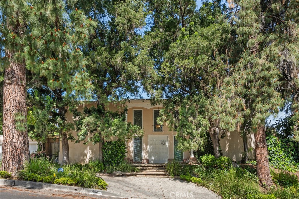 4931 Tarzana Woods Drive