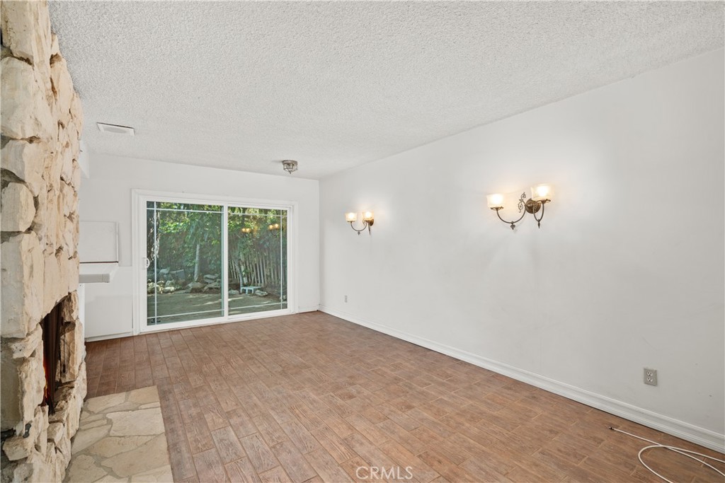 4931 Tarzana Woods Drive