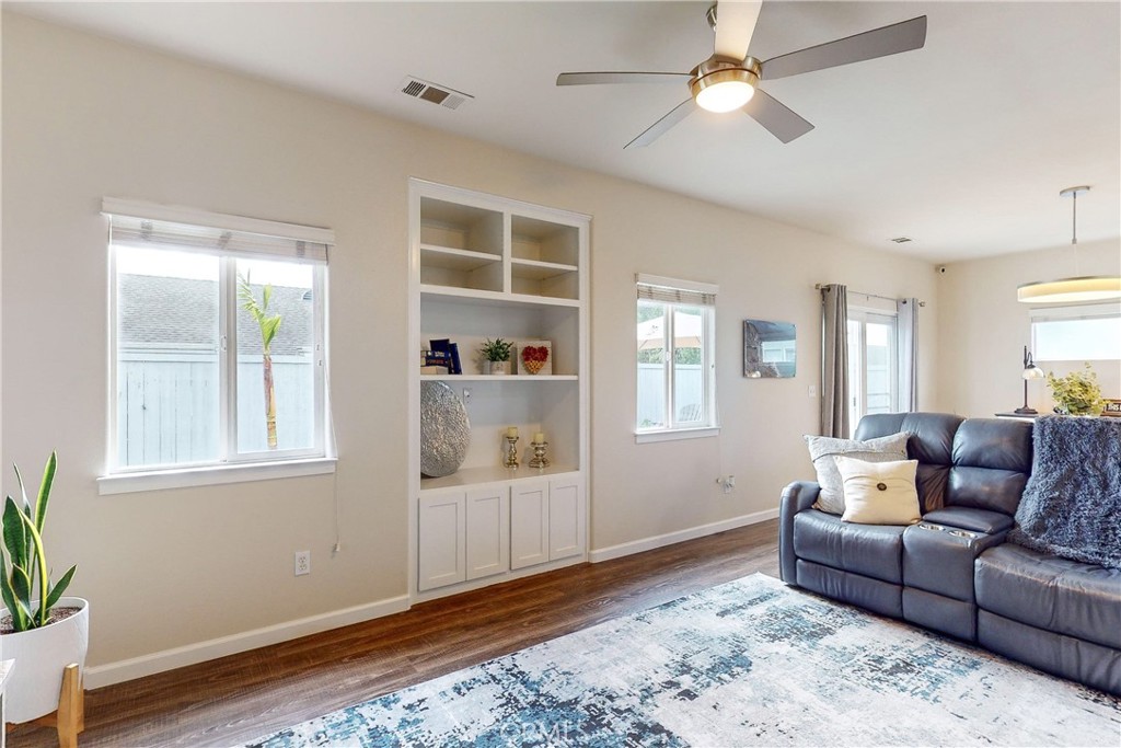 1435 Blackberry Avenue