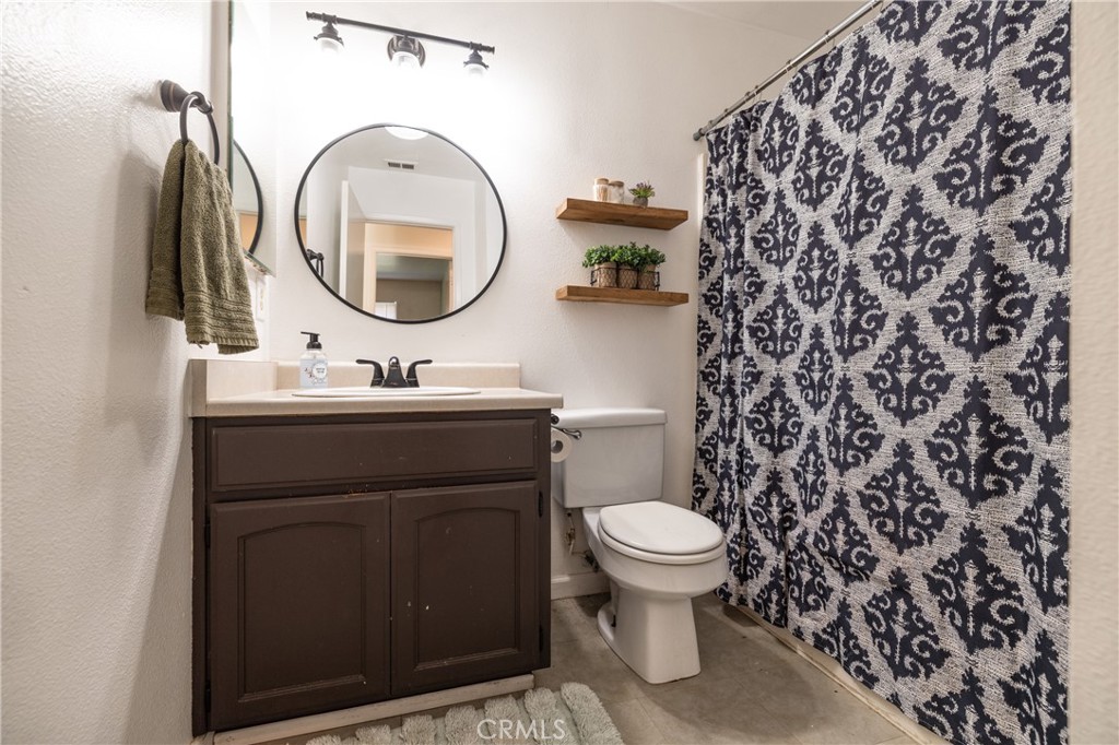 137 E Vintage Street