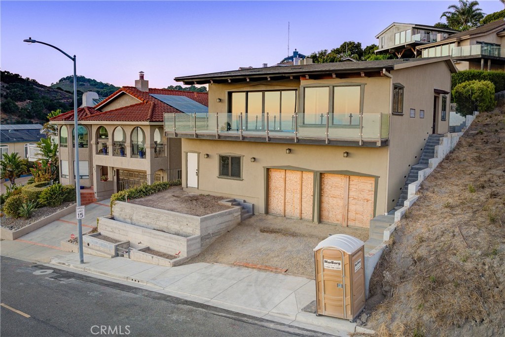 1081 Longview Avenue