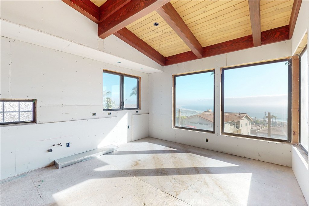 1081 Longview Avenue