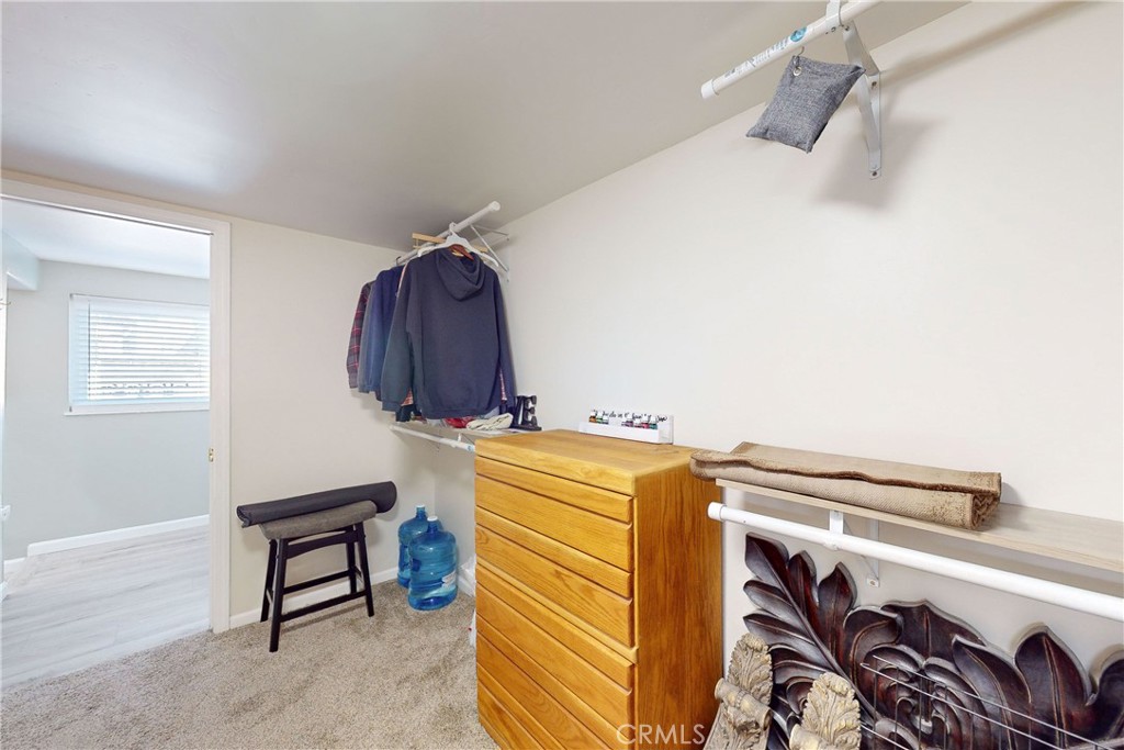 323 Bell Street