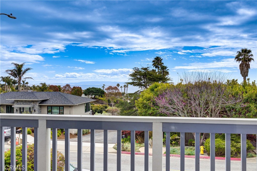 152 El Portal Drive