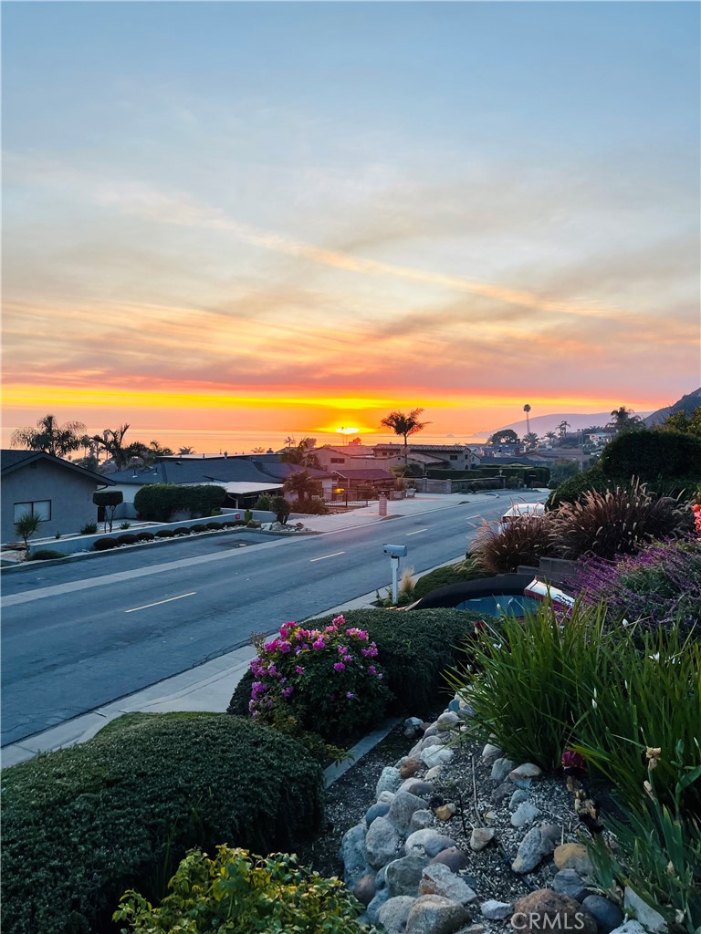 152 El Portal Drive