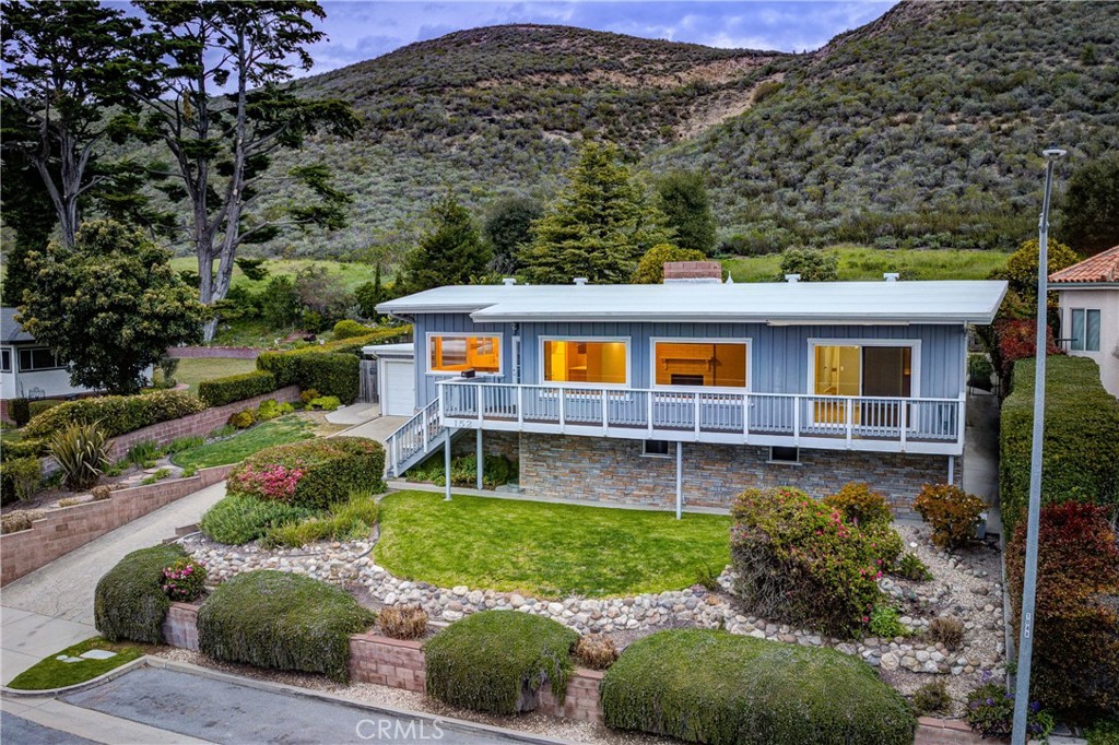 152 El Portal Drive