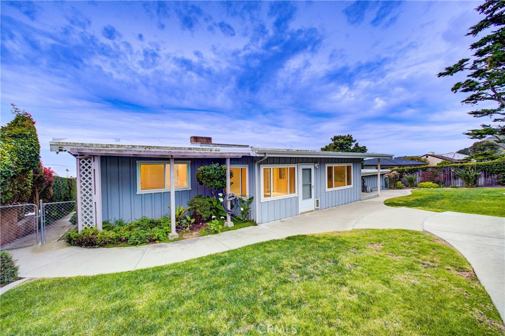 152 El Portal Drive