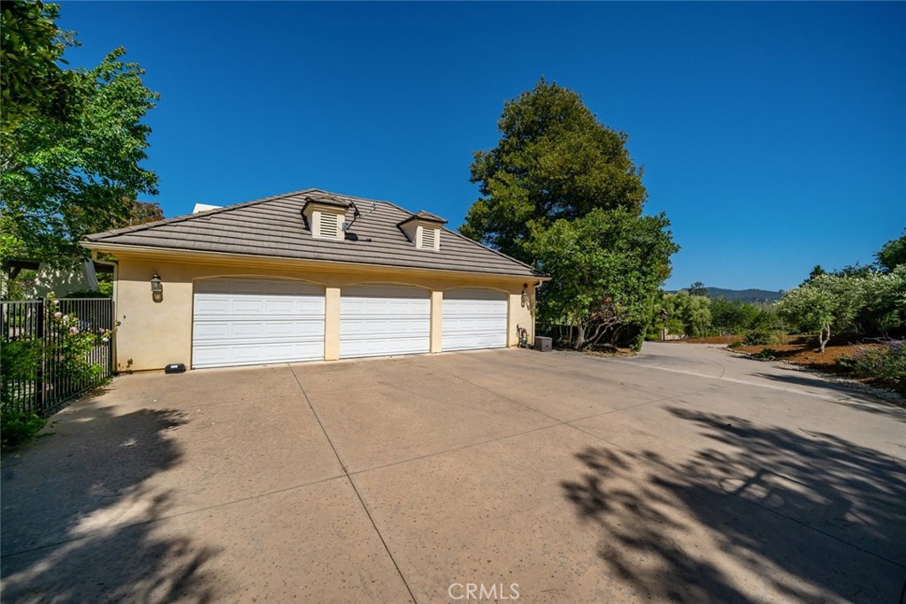 1190 Bassi Drive