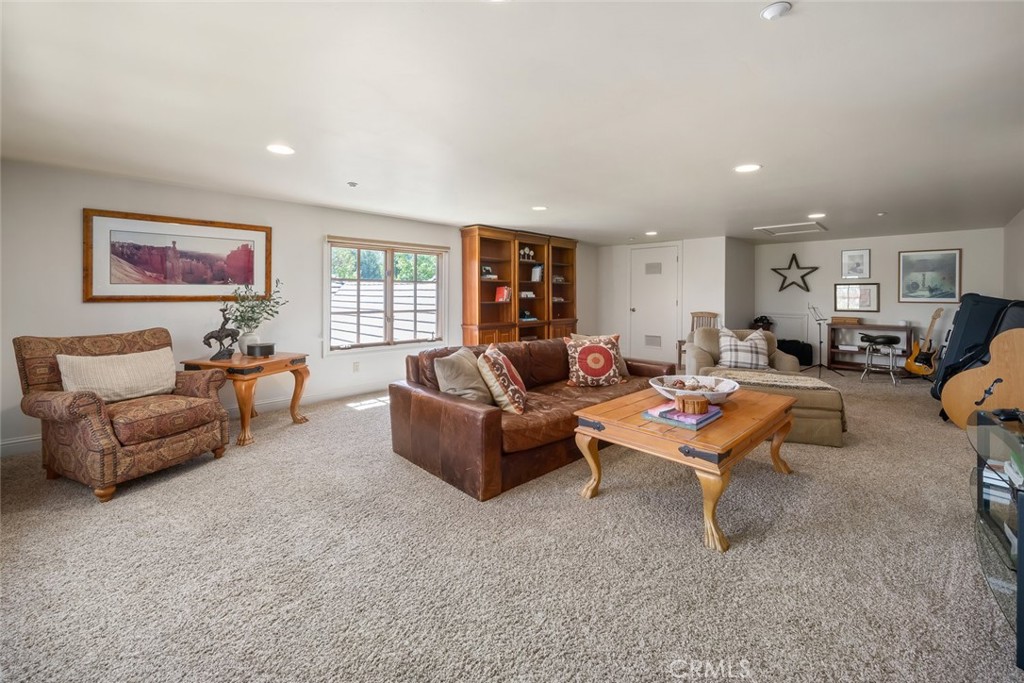 1190 Bassi Drive