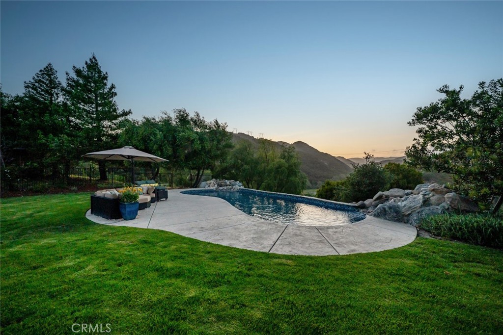 1190 Bassi Drive