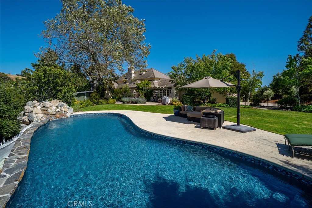 1190 Bassi Drive