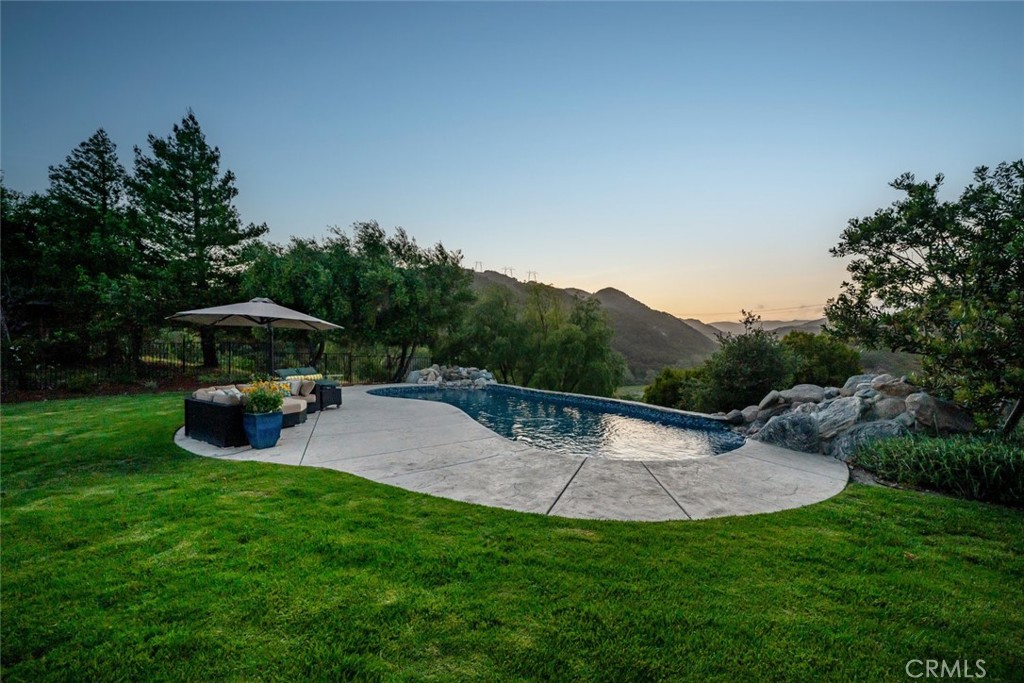 1190 Bassi Drive