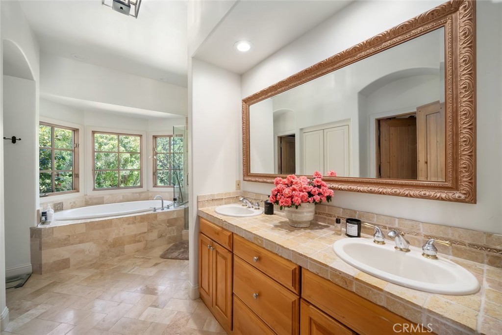 1190 Bassi Drive