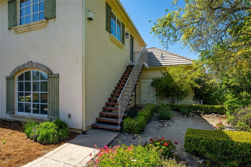 1190 Bassi Drive