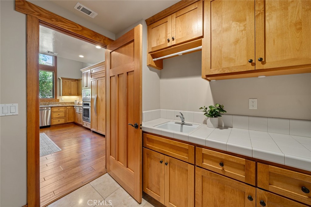 2315 Sanderling Court