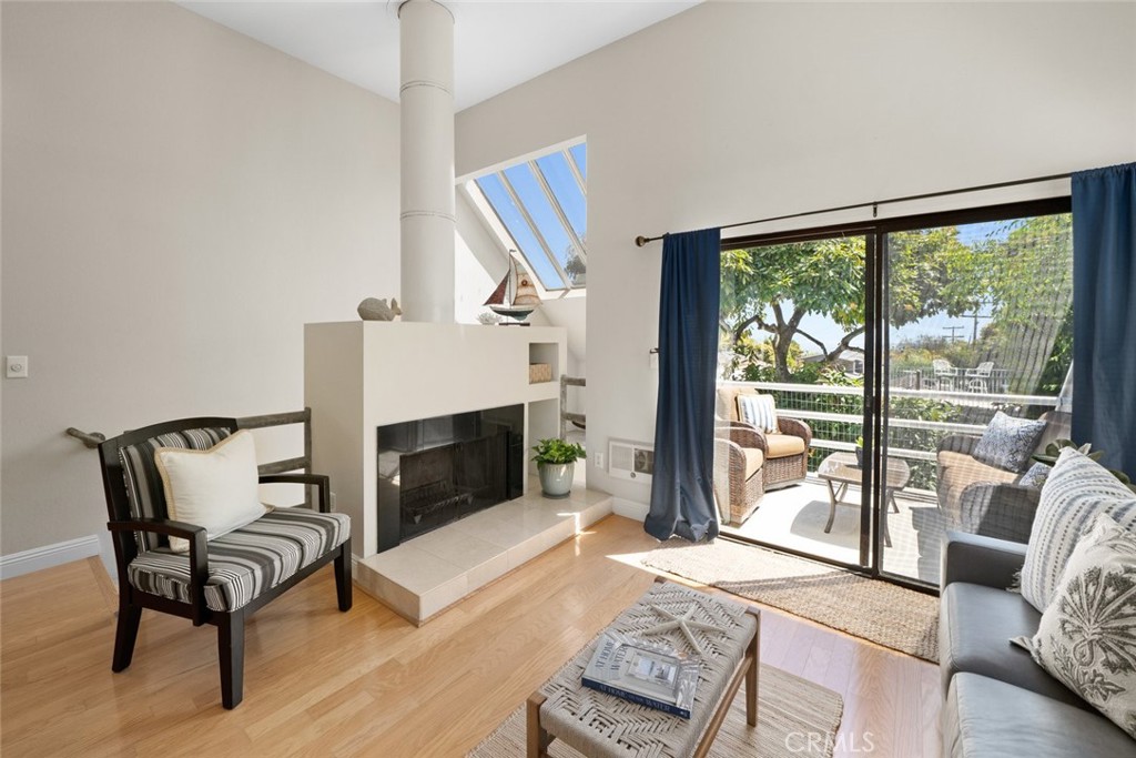 120 Montecito Avenue 4