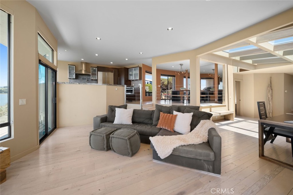 1179 Pasadena Drive