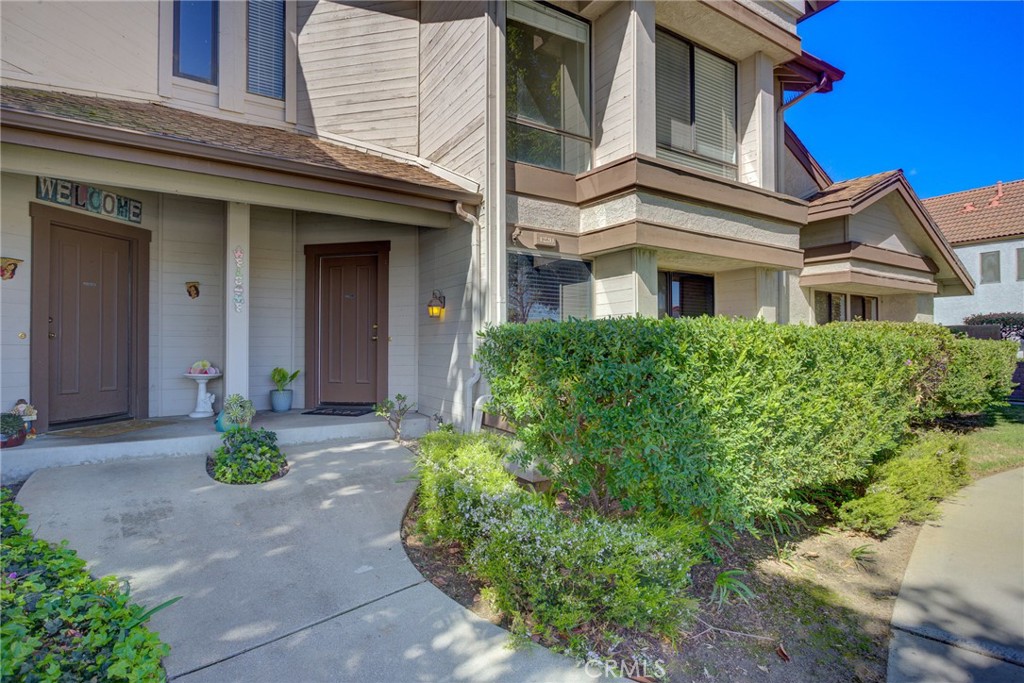 1220 Cobblestone Lane