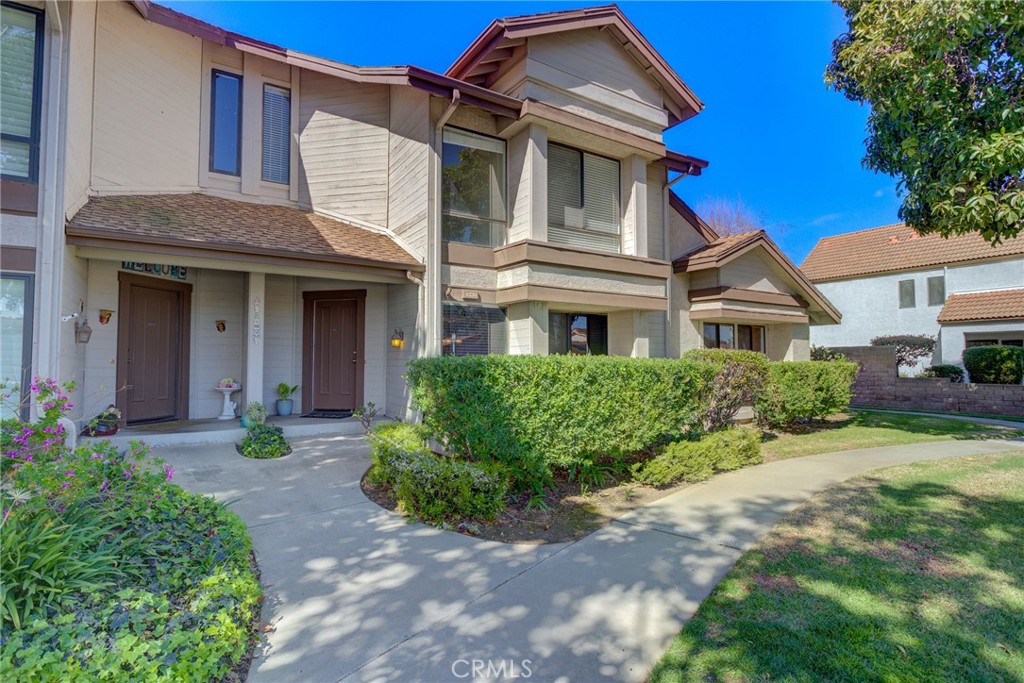 1220 Cobblestone Lane