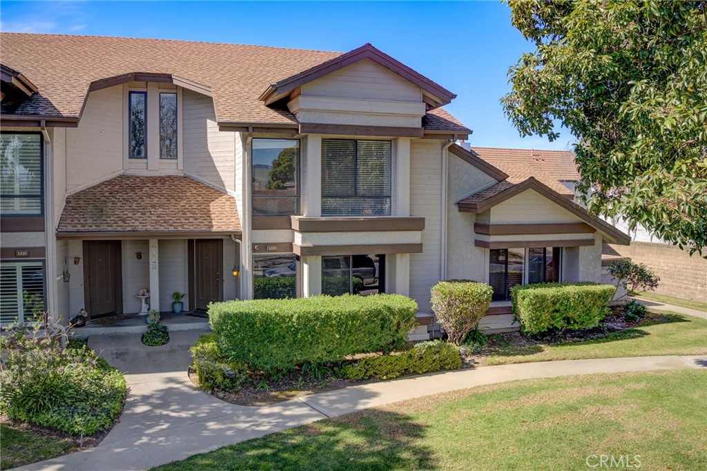 1220 Cobblestone Lane