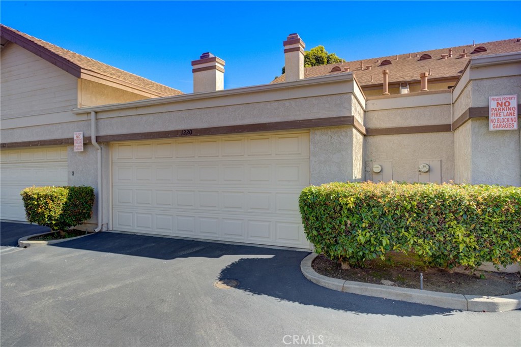 1220 Cobblestone Lane