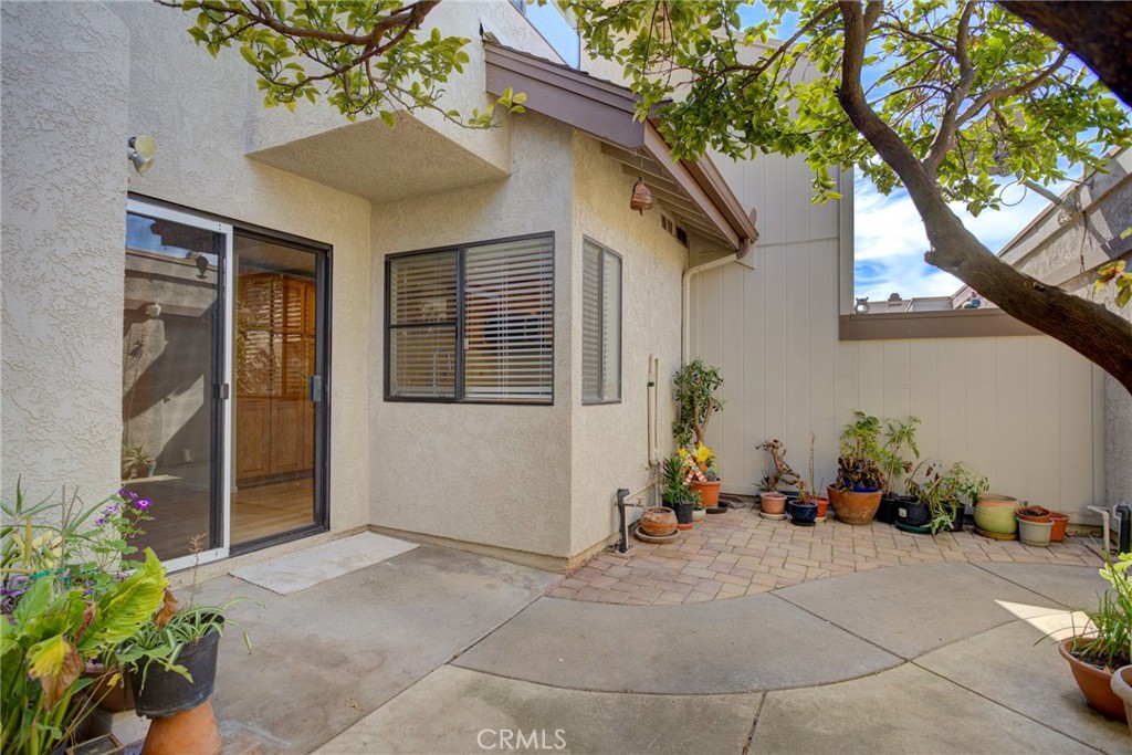 1220 Cobblestone Lane