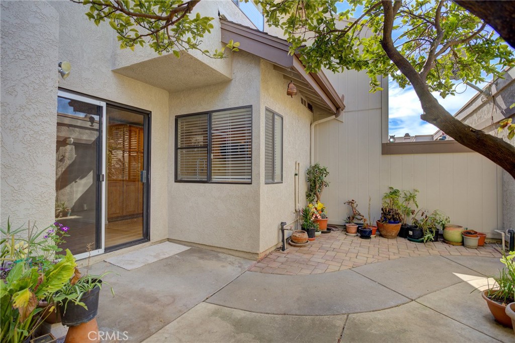 1220 Cobblestone Lane