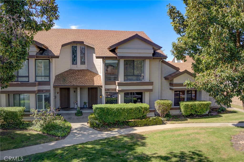 1220 Cobblestone Lane