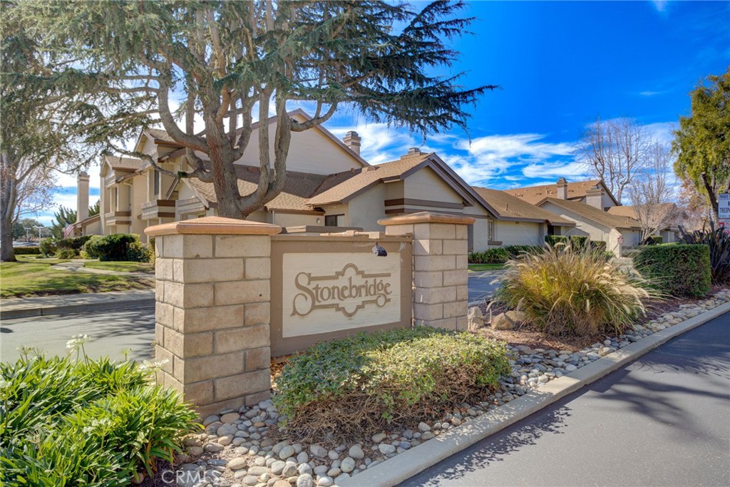 1220 Cobblestone Lane