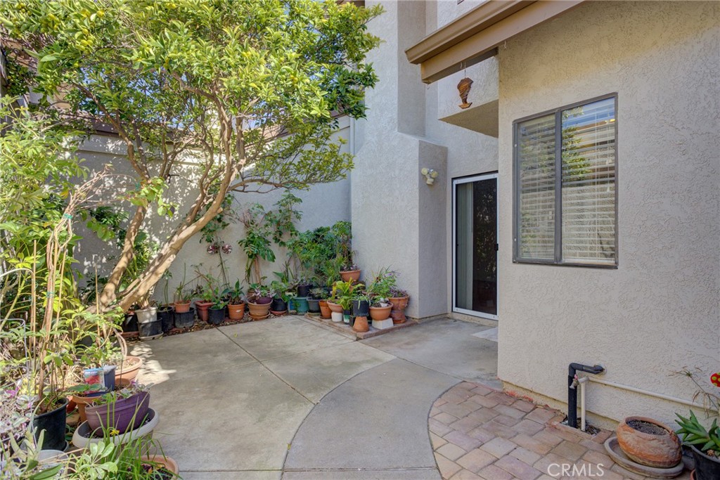 1220 Cobblestone Lane