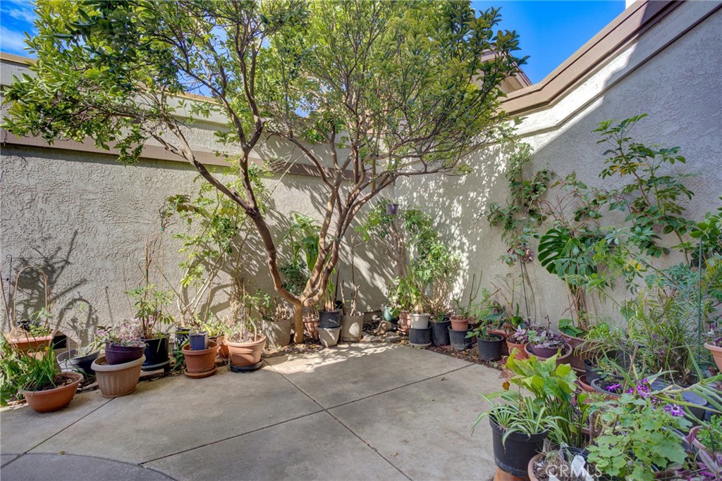 1220 Cobblestone Lane