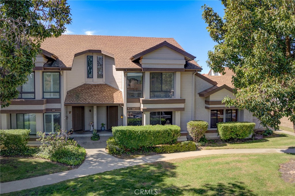 1220 Cobblestone Lane