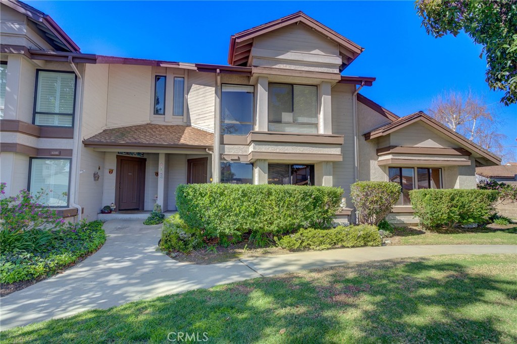 1220 Cobblestone Lane