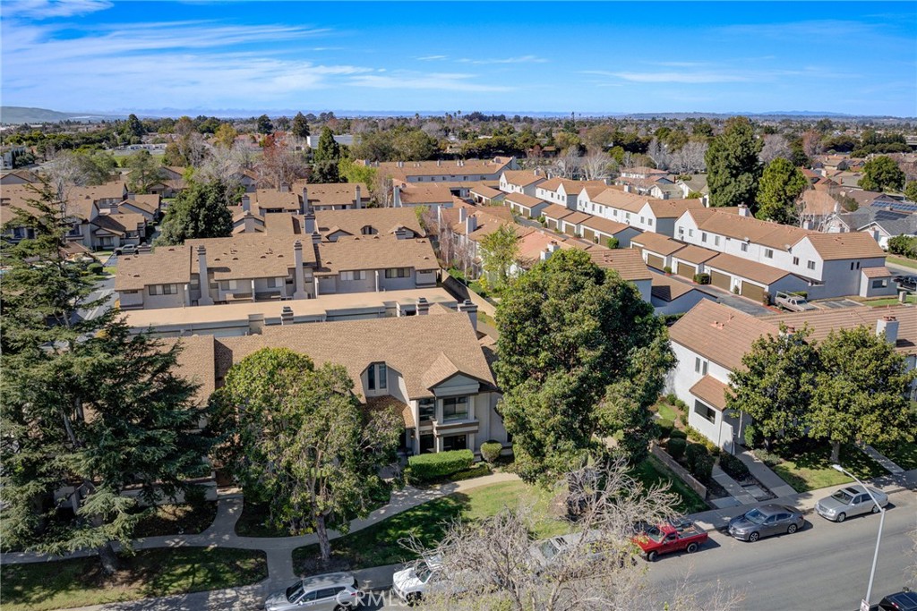 1220 Cobblestone Lane