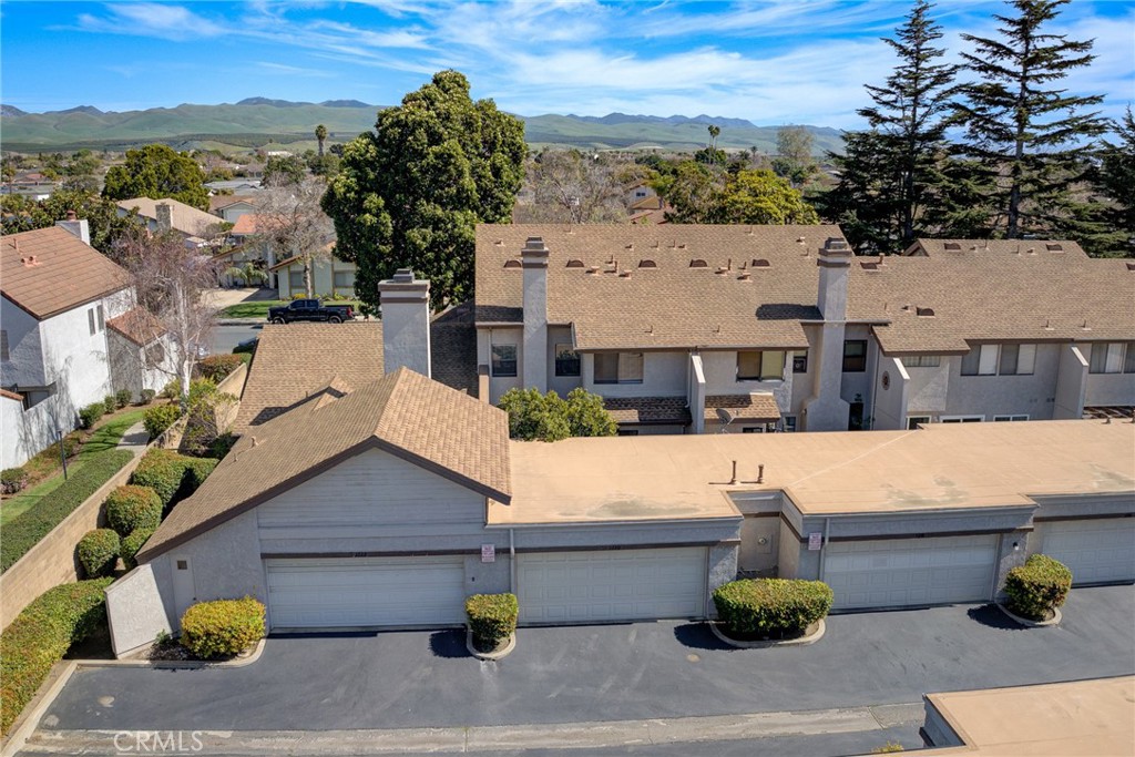 1220 Cobblestone Lane