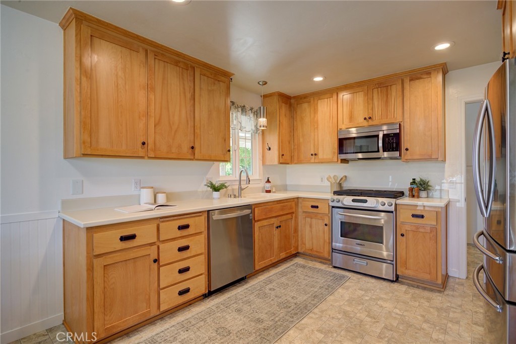 444 Walnut