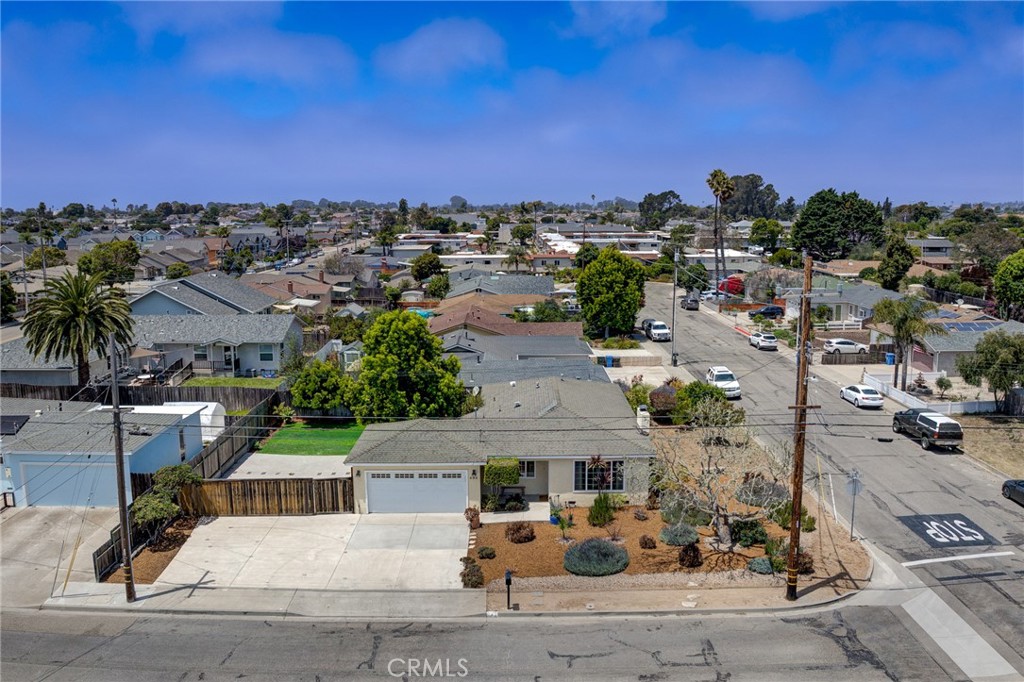 444 Walnut