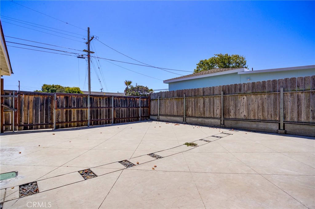 444 Walnut