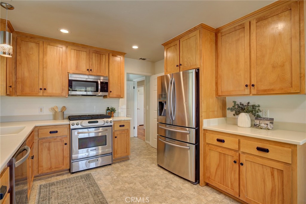 444 Walnut