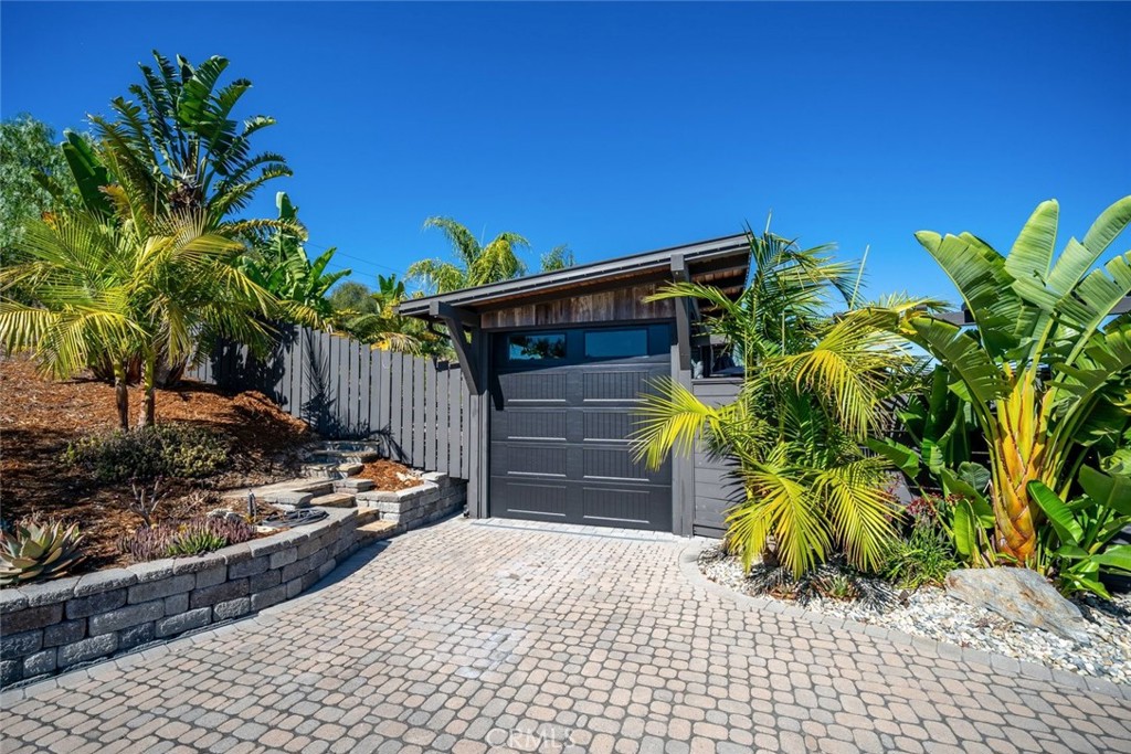 850 Bassi Dr.