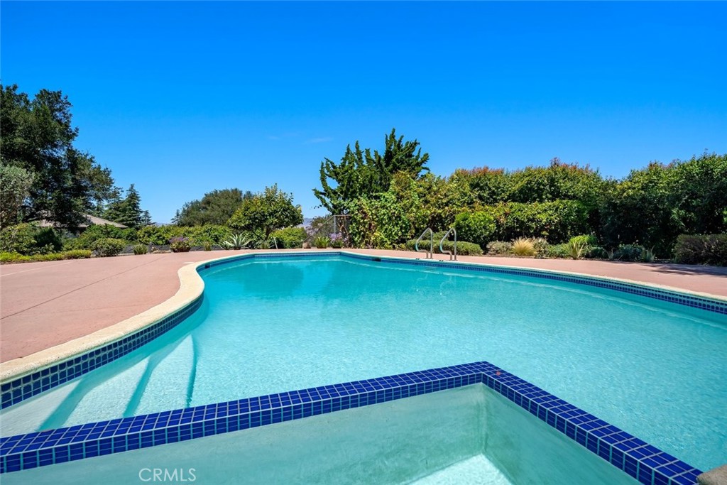 2355 Lake Marie Drive