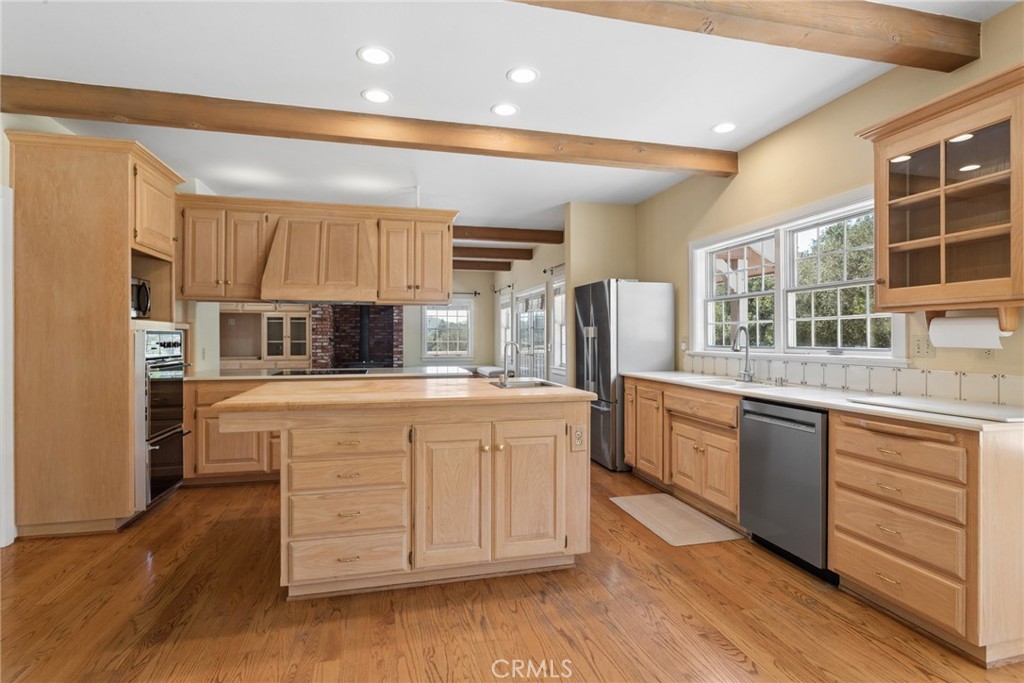 1403 Noyes Road
